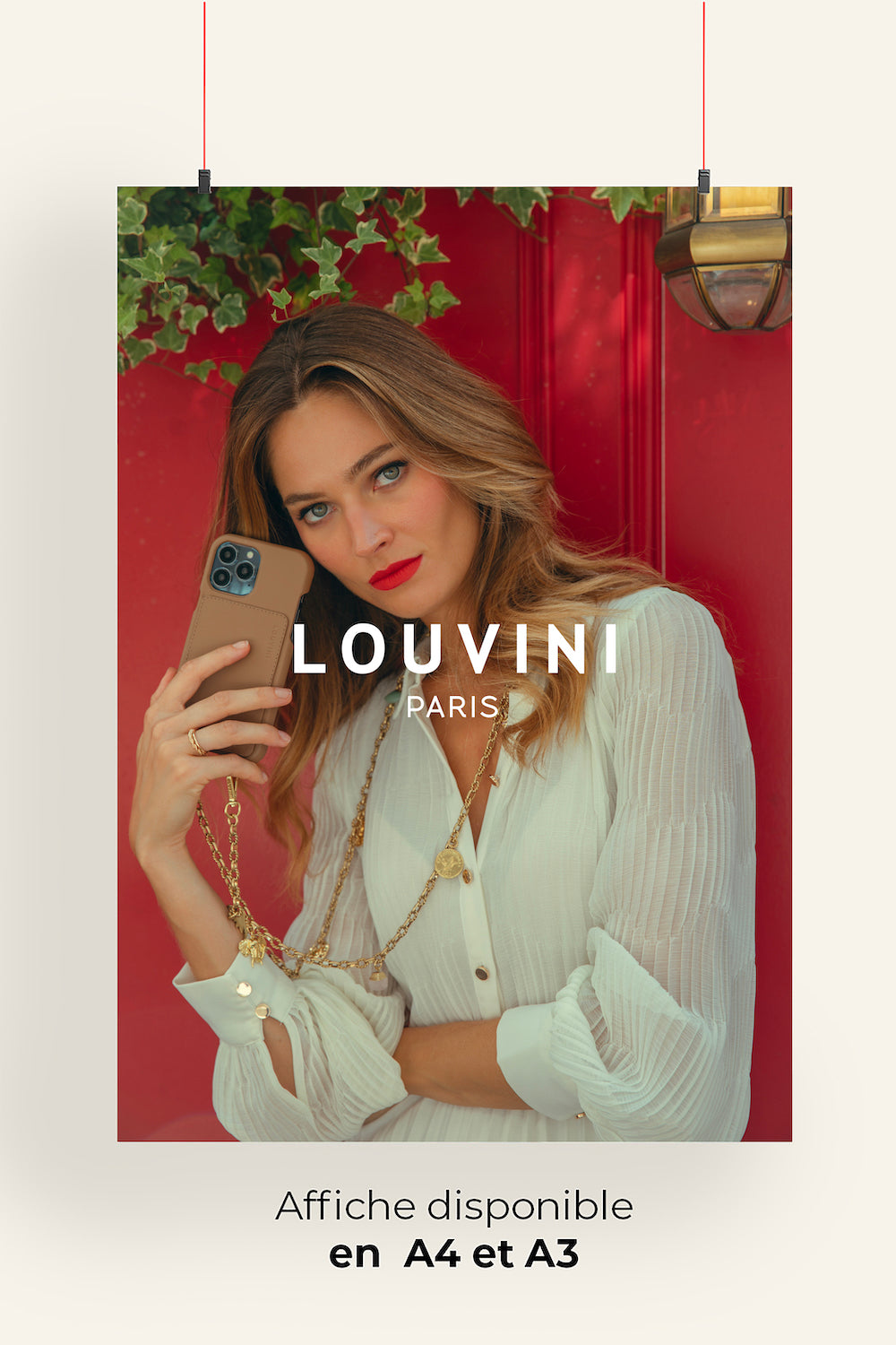 AFFICHE 6 LOUVINI - COQUE LOU CAMEL AVEC ET SANS SUPPORT